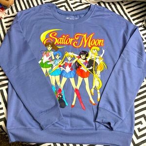 Women’s Sailor Moon Graphic Sweartshirt